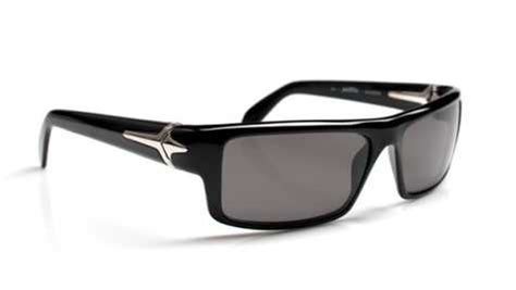 METALLICA Frontman Collaborates With Sutro Eyewear On 